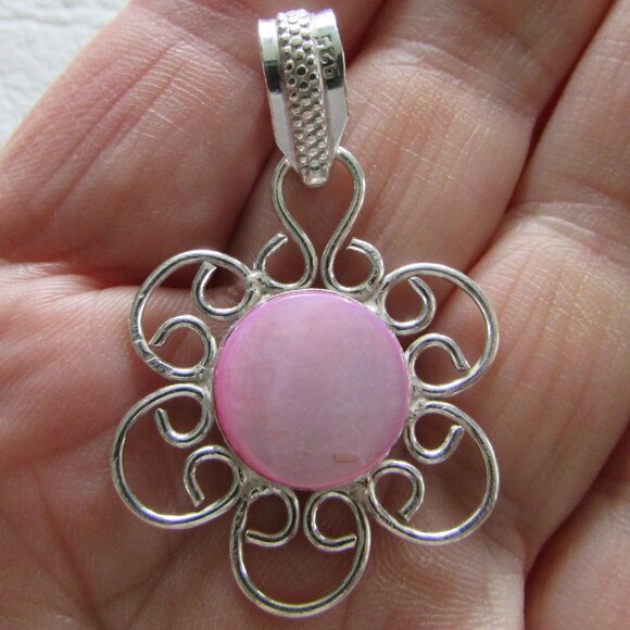 Sterling Silver & Pink Mother of Pearl Floral Pendant - Picture 1 of 3